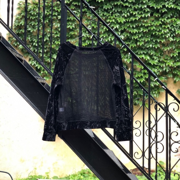 Lulumari Sheer Velvet Top - Picture 8 of 9